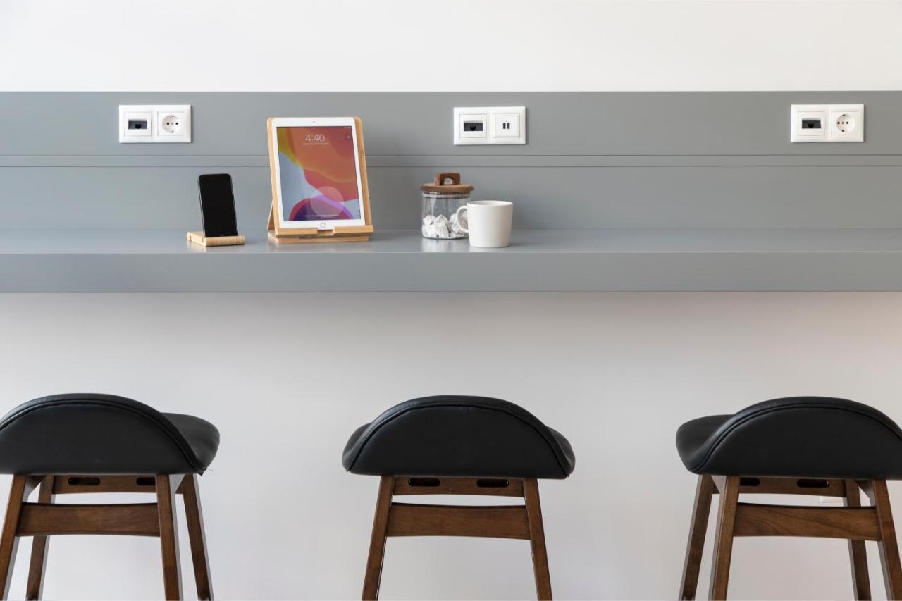 Gallery Suites & Residences Пирея Екстериор снимка