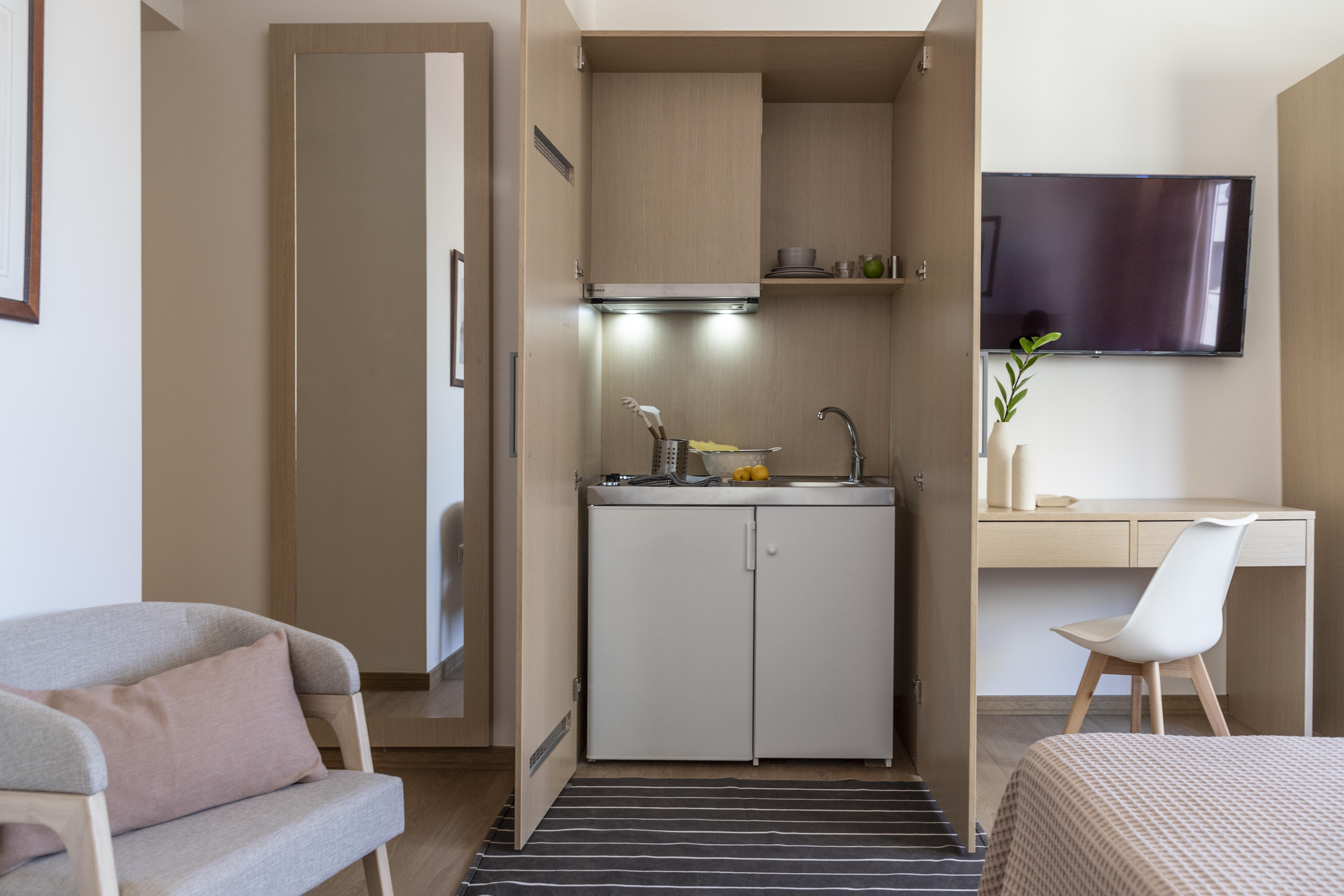 Gallery Suites & Residences Пирея Екстериор снимка