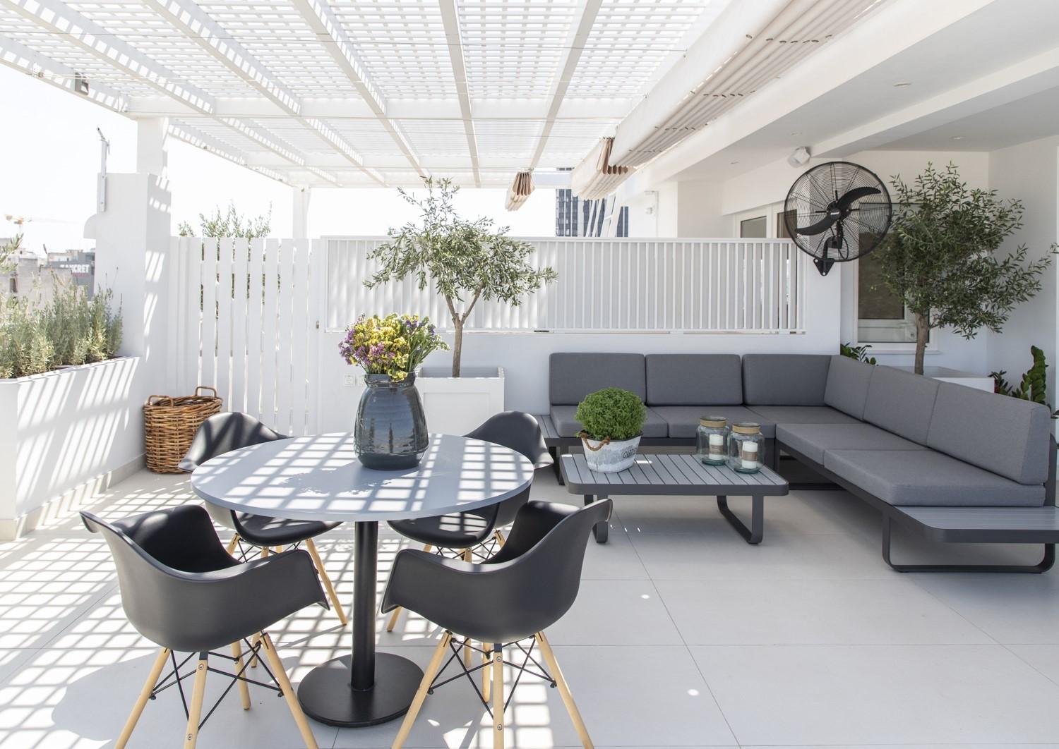 Gallery Suites & Residences Пирея Екстериор снимка