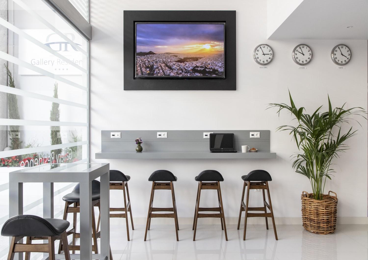 Gallery Suites & Residences Пирея Екстериор снимка