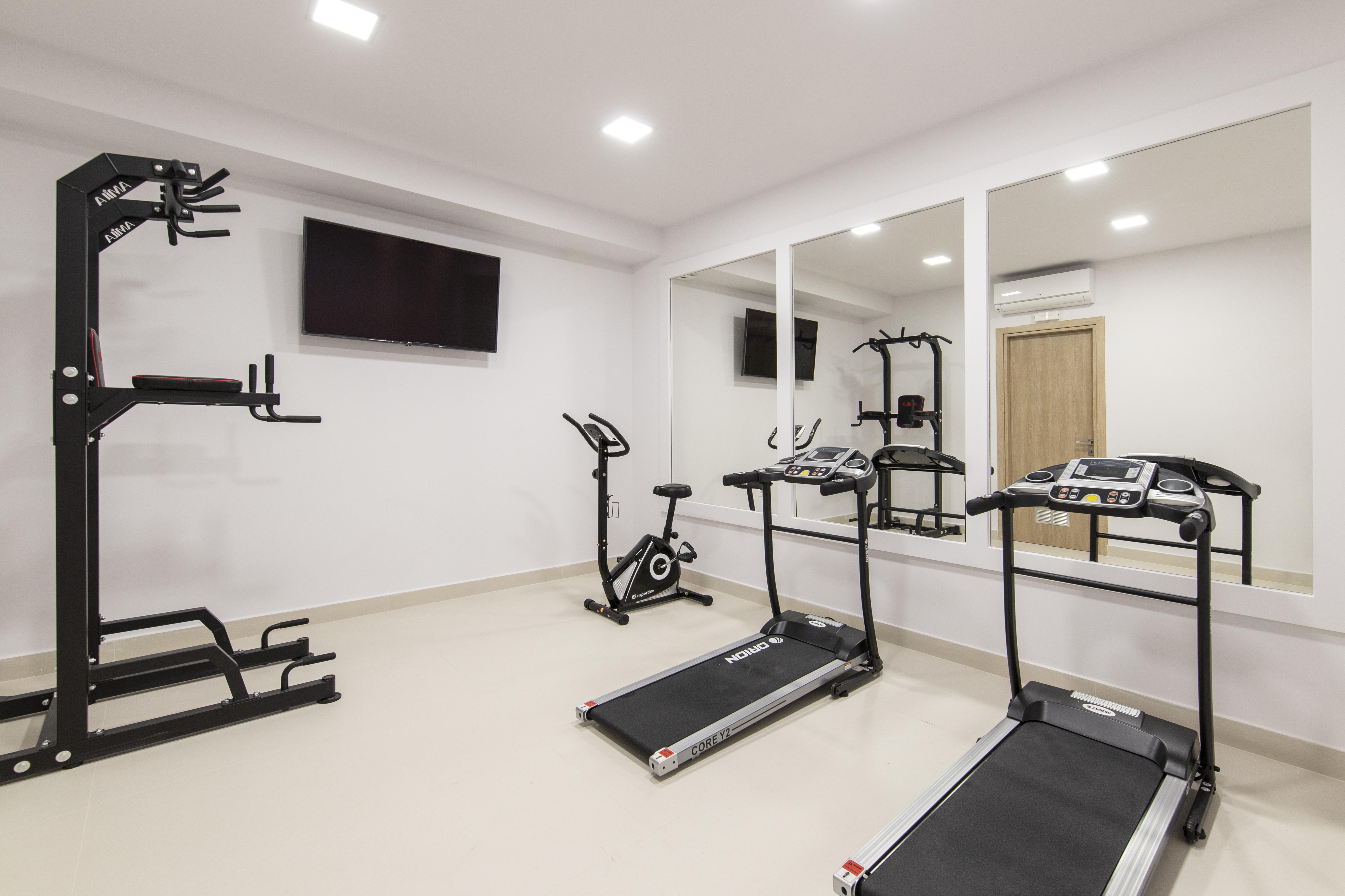 Gallery Suites & Residences Пирея Екстериор снимка