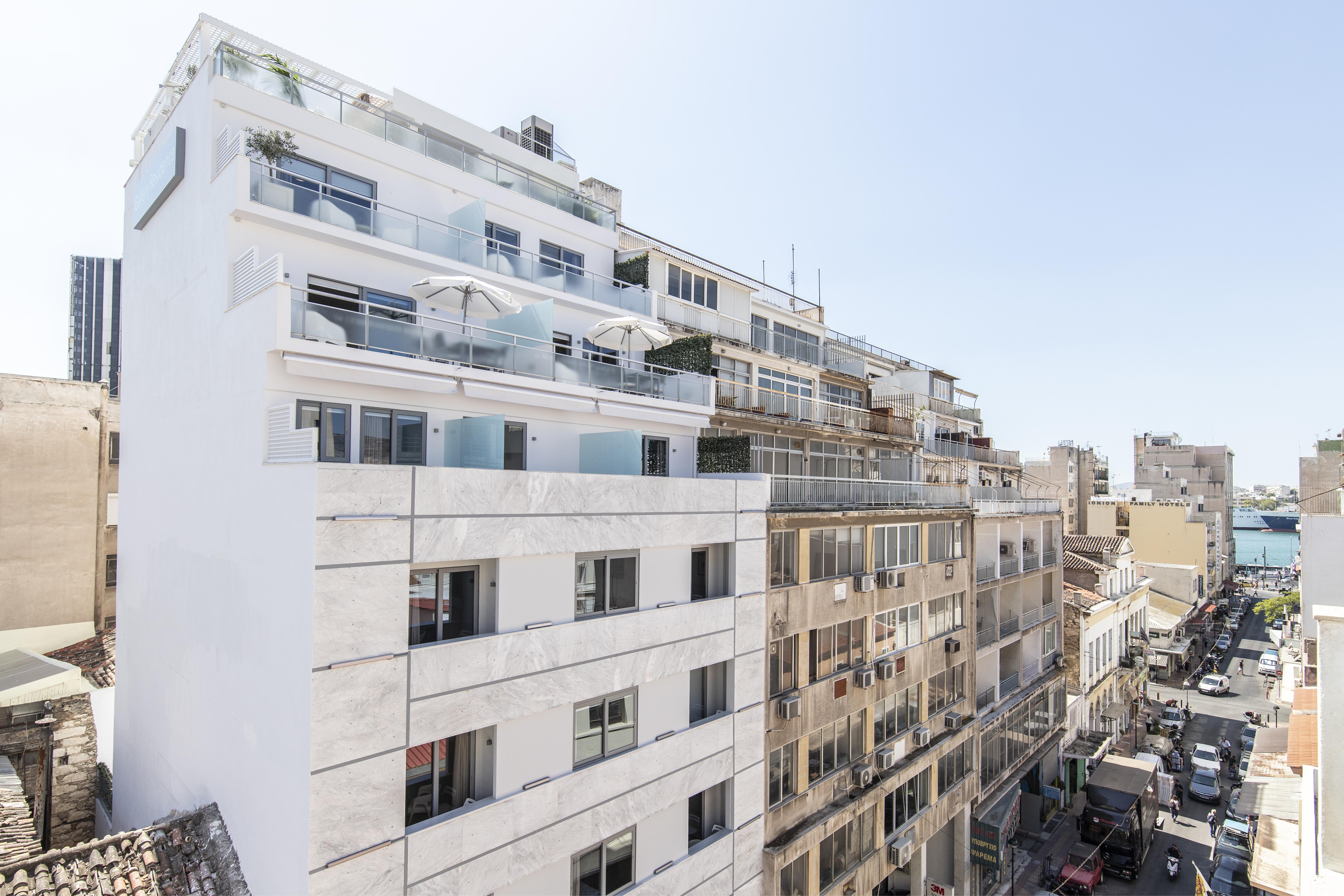 Gallery Suites & Residences Пирея Екстериор снимка
