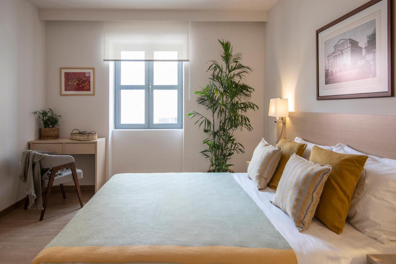 Gallery Suites & Residences Пирея Екстериор снимка