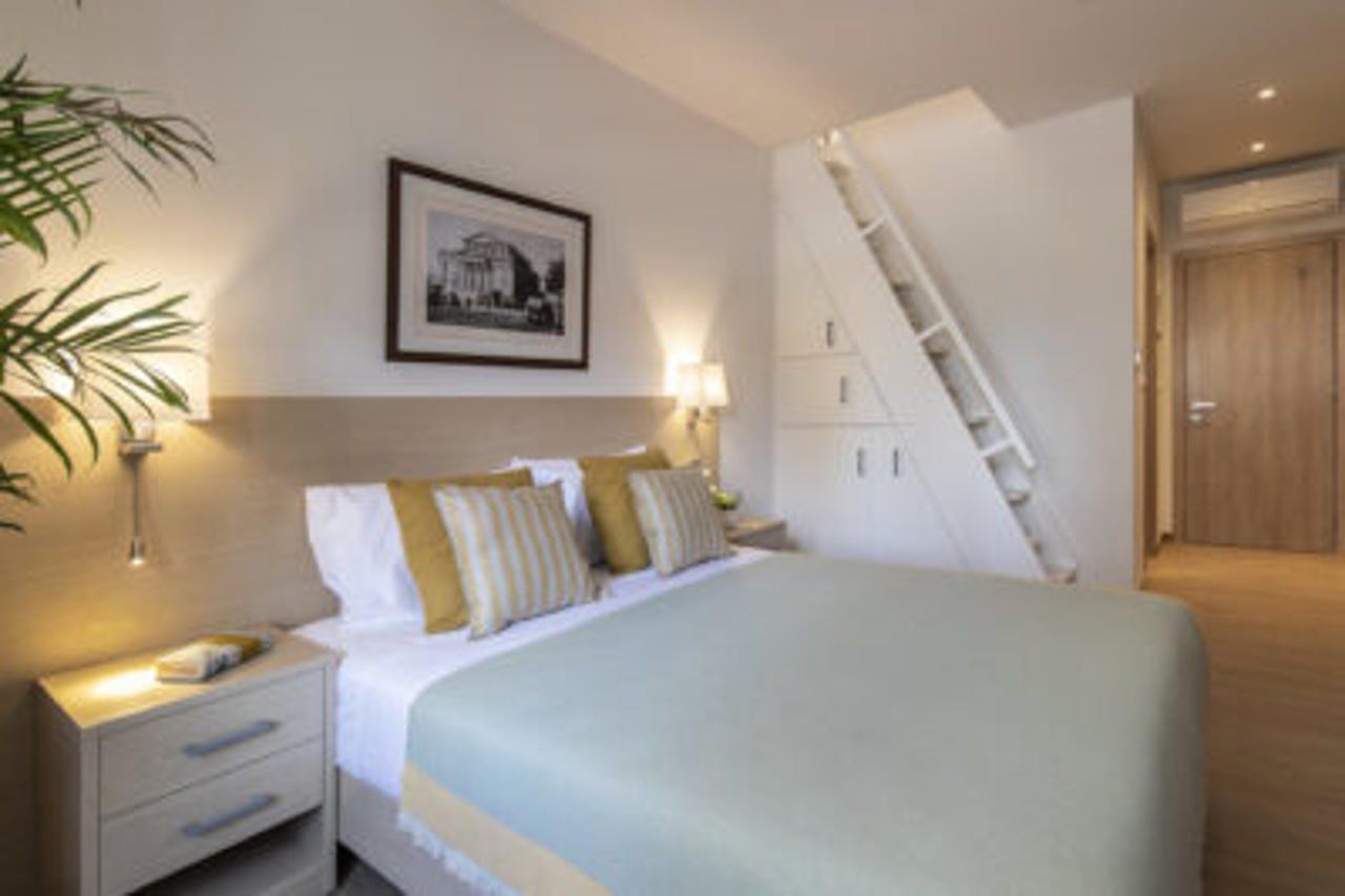 Gallery Suites & Residences Пирея Екстериор снимка