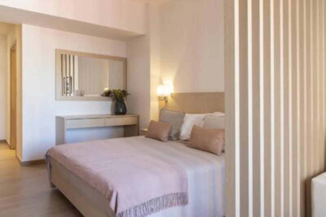 Gallery Suites & Residences Пирея Екстериор снимка