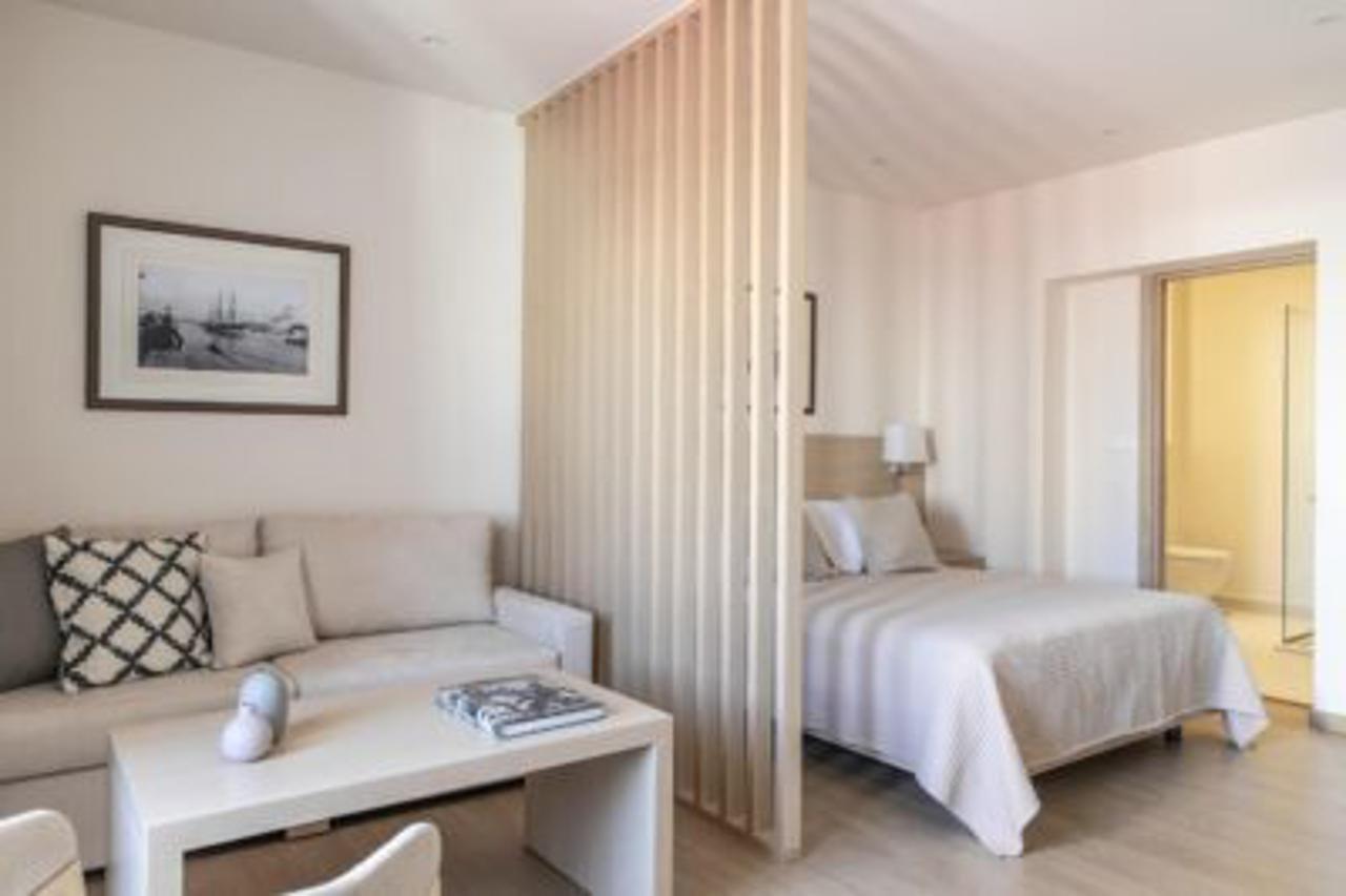 Gallery Suites & Residences Пирея Екстериор снимка